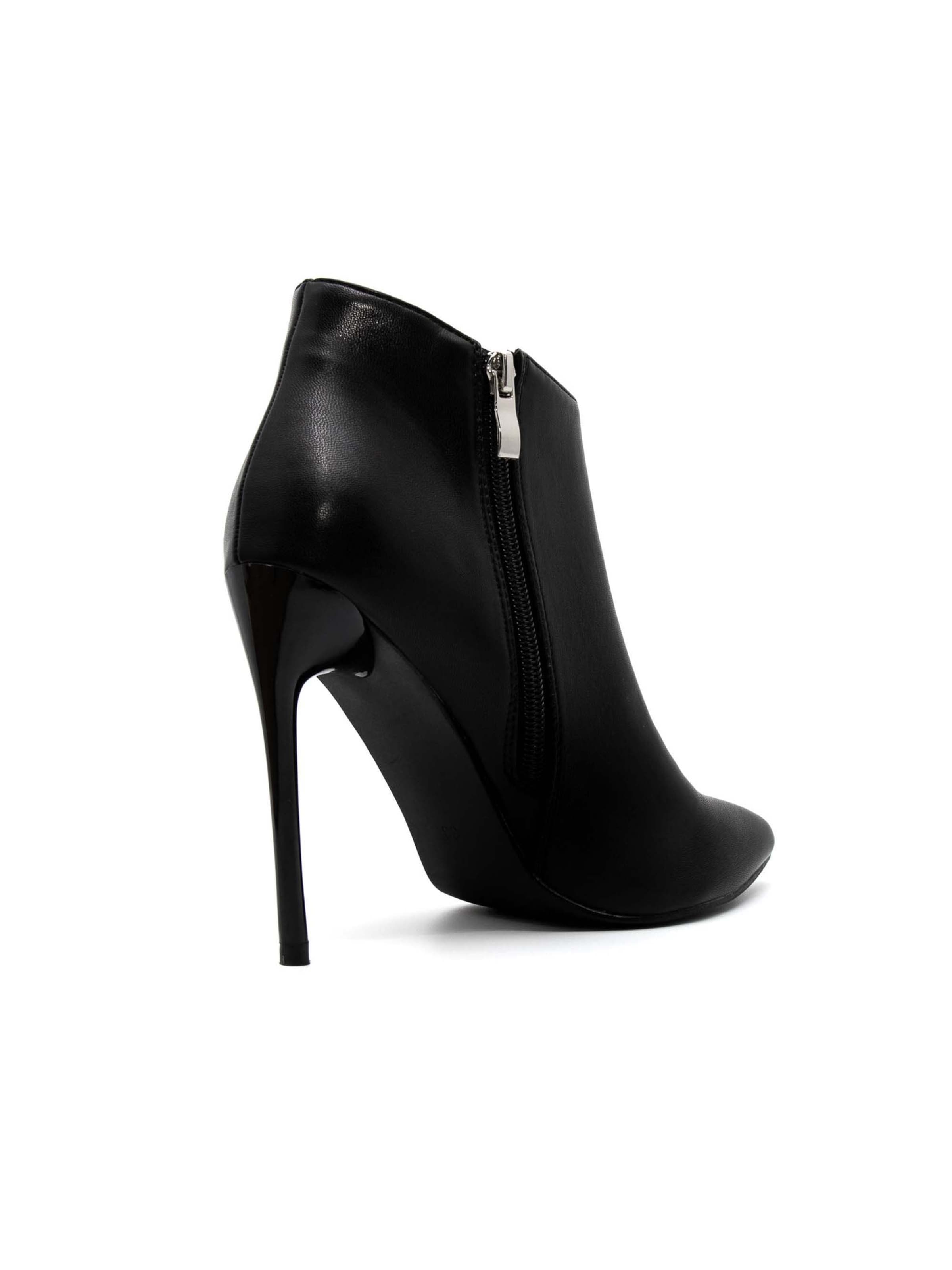 CRISTIN Ankle Boots in Black