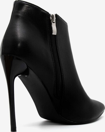 CRISTIN Ankle Boots in Black