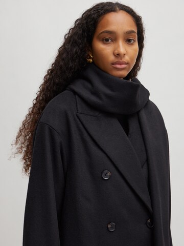 Manteau mi-saison 'Chantal' EDITED en noir