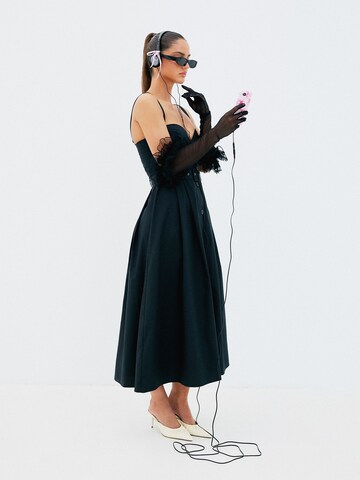 Rochie de la MAKARIĆ pe negru