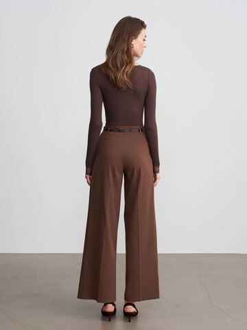 Dilvin Wide leg Trousers in Brown