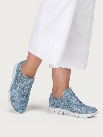 Sneaker bassa di VITAFORM in blu