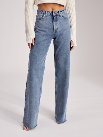 RÆRE by Lorena Rae Regular Jeans 'Mara Tall' in Blue: front