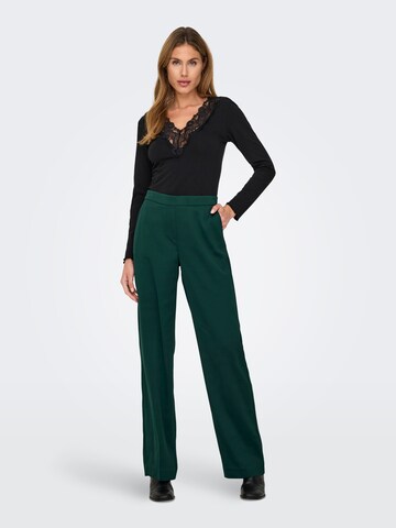 Loosefit Pantaloni con piega frontale 'ONLELODY' di ONLY in verde