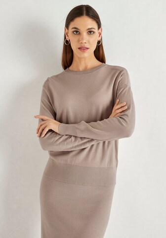 HECHTER PARIS Sweater in Beige: front