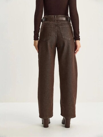 Bianco Lucci - Regular Calças em castanho