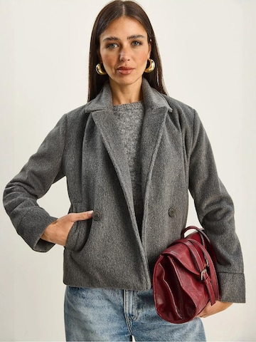 Bianco Lucci Mantel in Grau