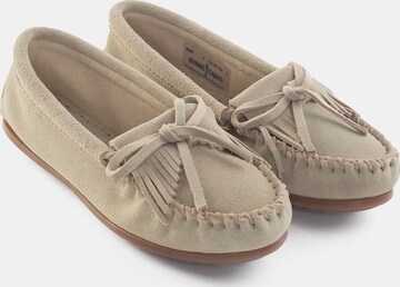 Minnetonka Mocassins 'Kilty' in Beige