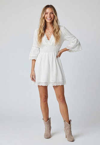 Robe IZIA en blanc
