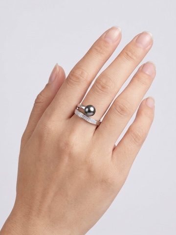 Anello 'KUPANGO' di Ateliers Saint Germain in nero
