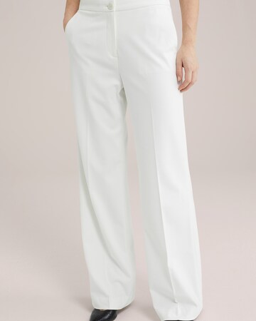 regular Pantaloni con piega frontale di WE Fashion in bianco: frontale