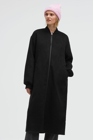 SENSES.THE LABEL Between-Seasons Coat 'O:DA' in Black