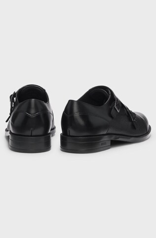BOSS Schnürschuh in Schwarz