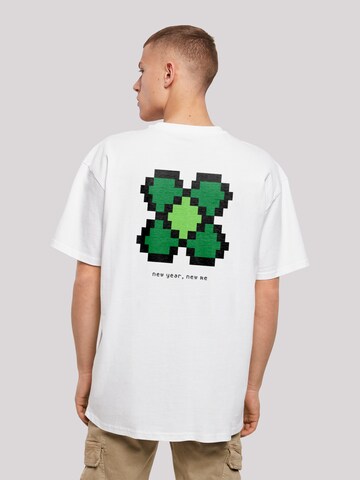 T-Shirt 'Silvester Happy New Year Pixel Kleeblatt' F4NT4STIC en blanc