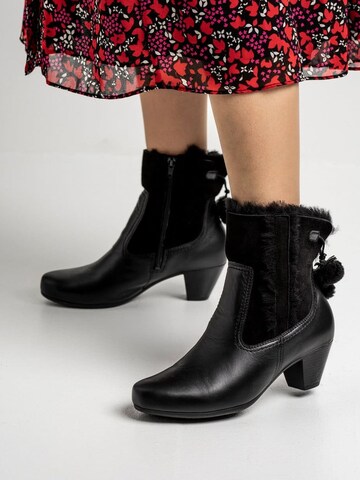 VITAFORM Stiefelette in Schwarz: Vorderseite