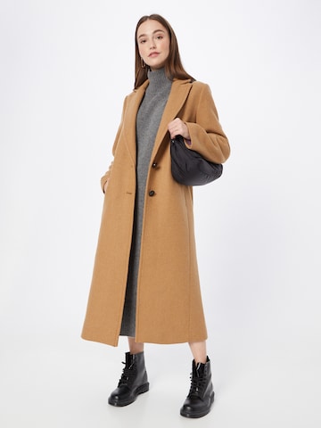 Sisley Between-Seasons Coat in Beige