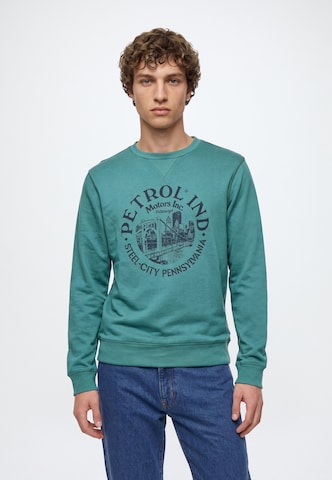 Petrol Industries Sweatshirt in Green: front