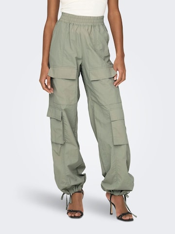 Effilé Pantalon cargo ONLY en vert : devant