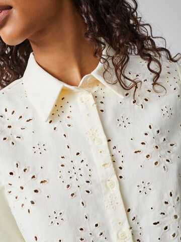 Camicia da donna 'ELSANA' di SISTERS POINT in beige