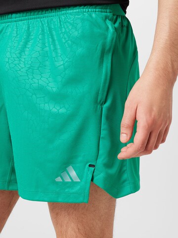 ADIDAS PERFORMANCE Normální Sportovní kalhoty 'Workout Pu Print' – zelená