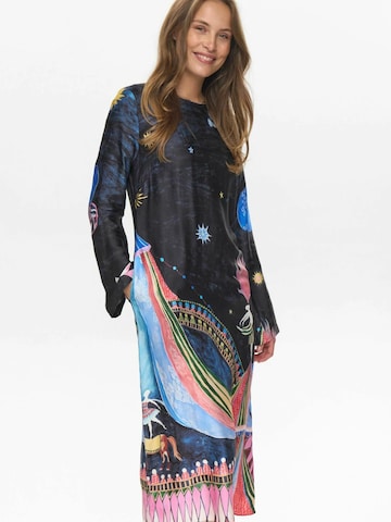 NÜMPH Šaty ' NUSTARLA ' – mix barev: přední strana