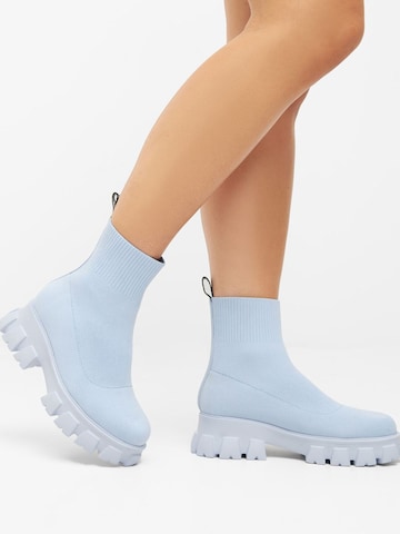 Bianco Ankle Boots in Blue: front