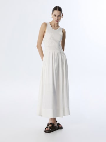 Twist Jurk in Beige: voorkant