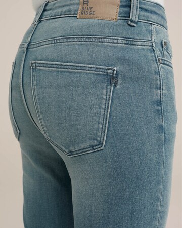 WE Fashion Flared Jeans in Blauw