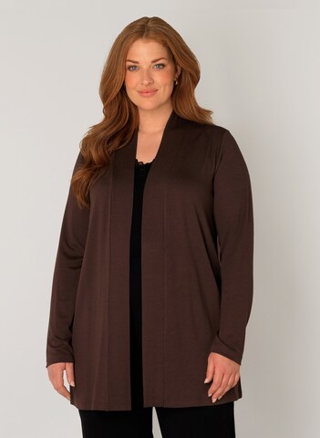 BASE LEVEL CURVY Knit Cardigan in Brown: front