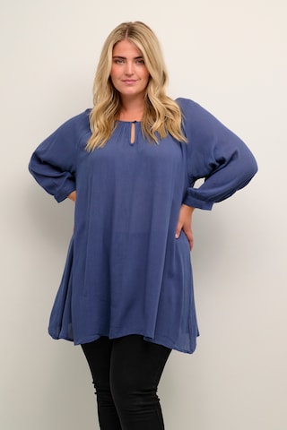 KAFFE CURVE Tuniek 'Cami' in Blauw: voorkant