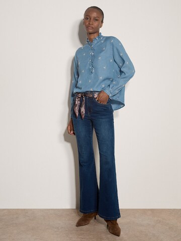 Apricot Blouse ' ' in Blauw