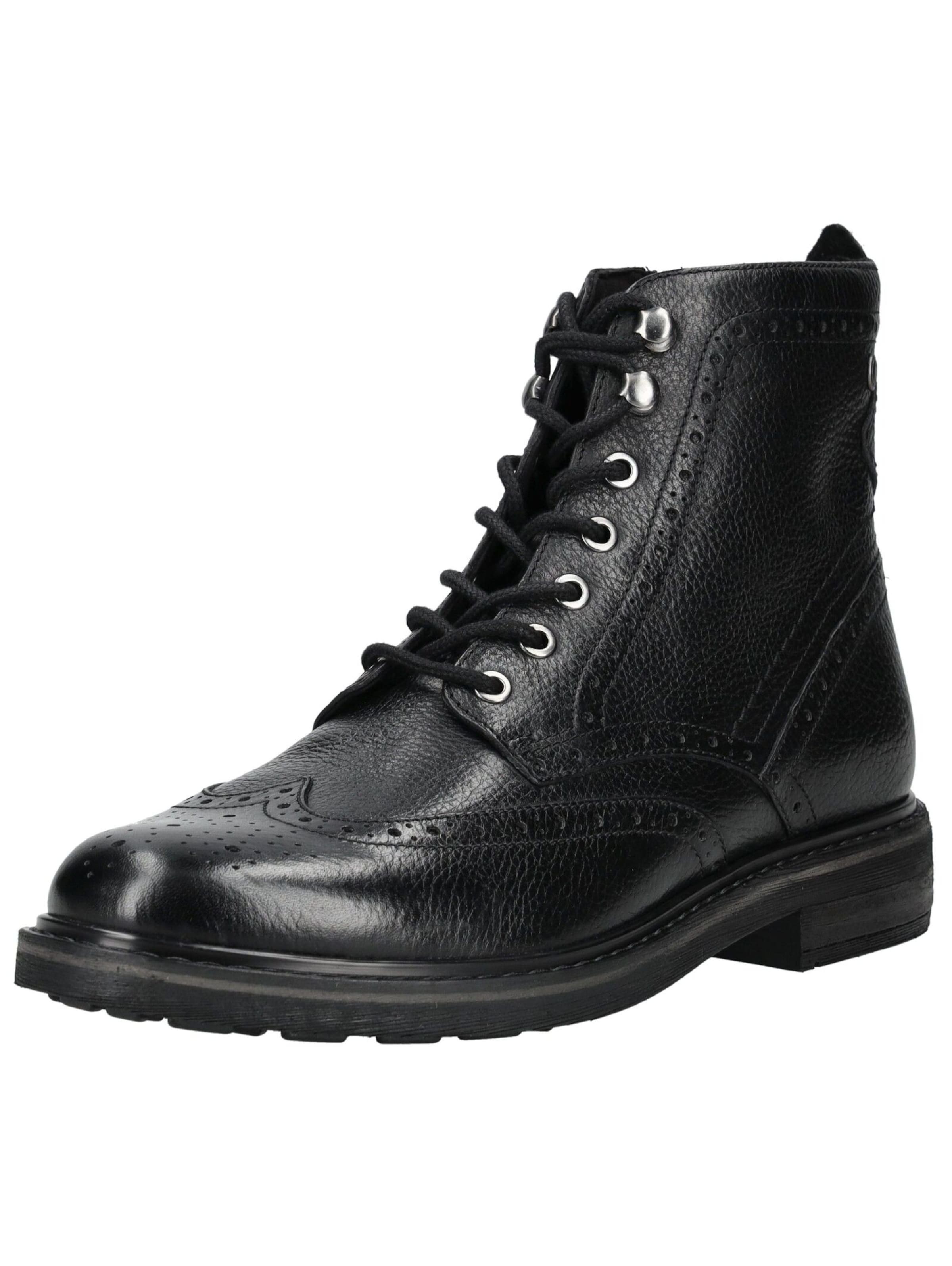 CLARKS Veterboots 'Newford' in Zwart: voorkant