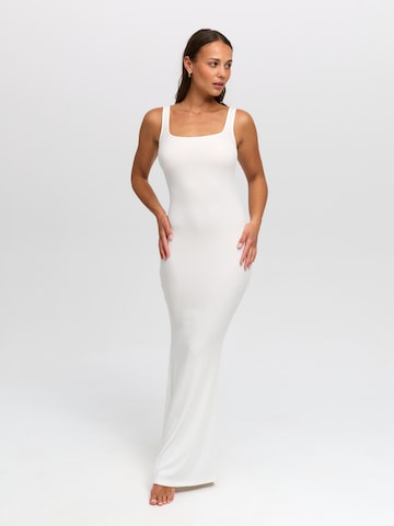 Abito 'Ribbed Tank Top Maxikleid' di cfab (formerly creamy fabrics) in bianco: frontale