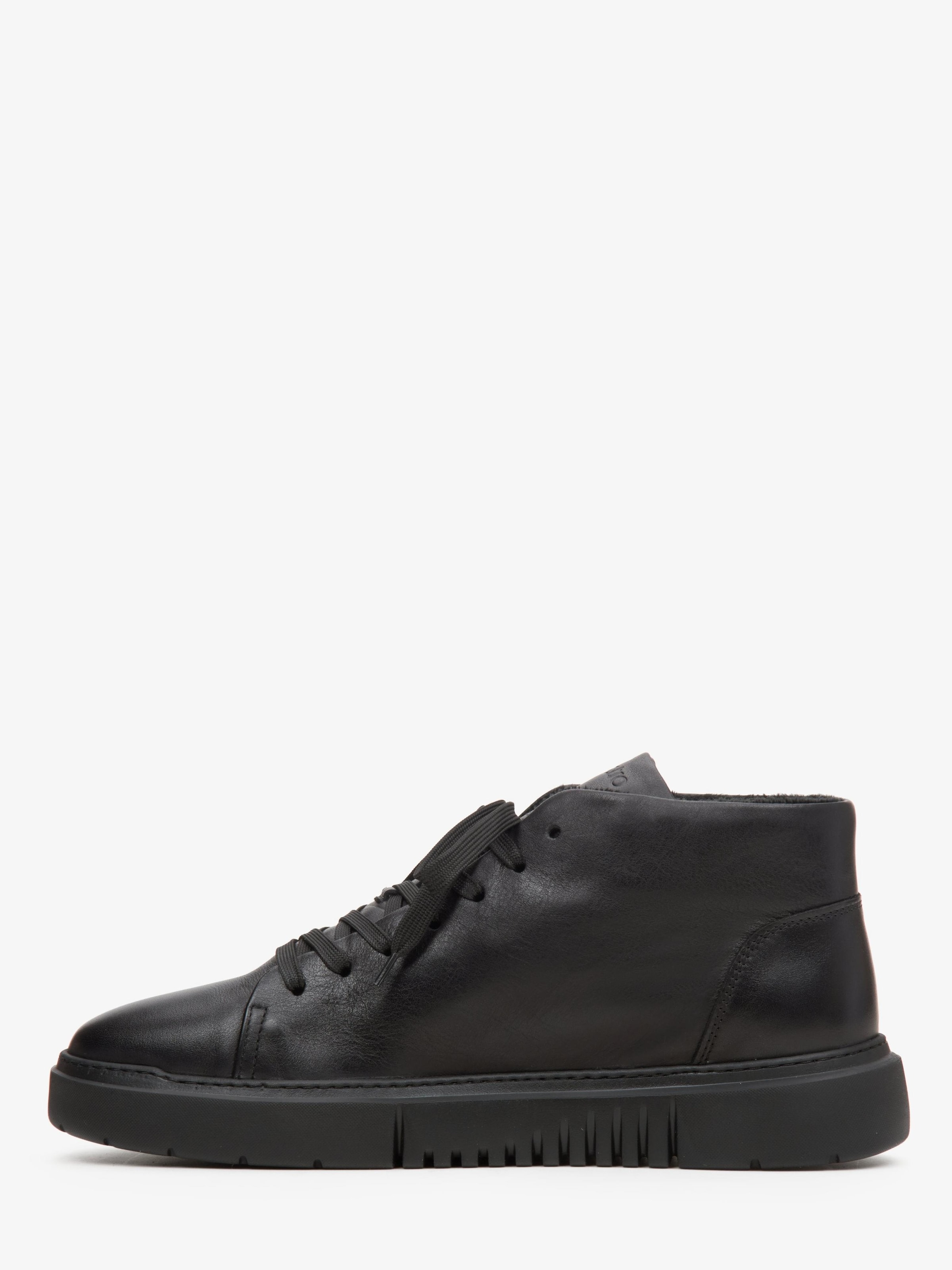 Estro Platform trainers '09-4106' in Black: front