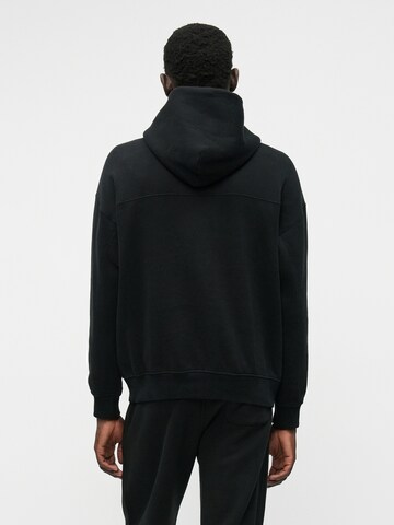 Abercrombie & Fitch Majica 'ESSENTIALS' | črna barva