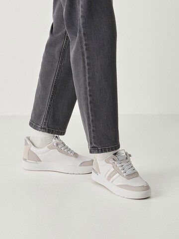 Baskets basses Tamaris en blanc