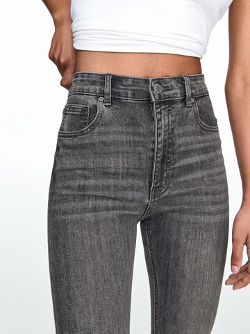 Pull&Bear Skinny Fit Дънки в сиво