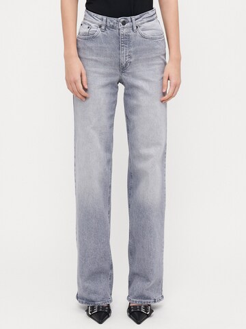 Only Tall Laiad sääred Teksapüksid 'ONLJUICY', värv hall: eest vaates