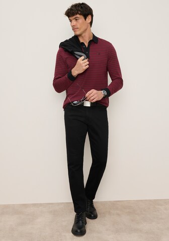 Man's World Shirt in Red