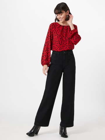 Dorothy Perkins Shirt 'Billie And Blossom' in Rood