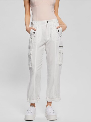 GUESS Slimfit Cargohose in Weiß: Vorderseite