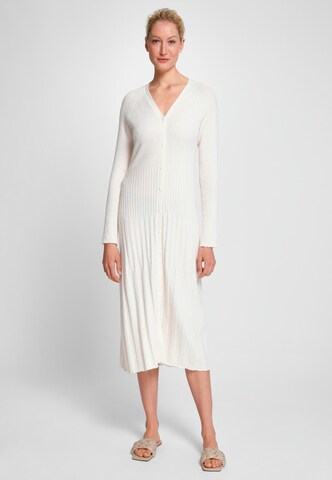 Robe include en blanc : devant