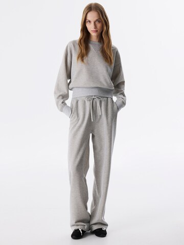 Twist Sweatshirt in Grey
