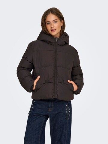 Veste d’hiver 'ONLJuta' ONLY en marron : devant