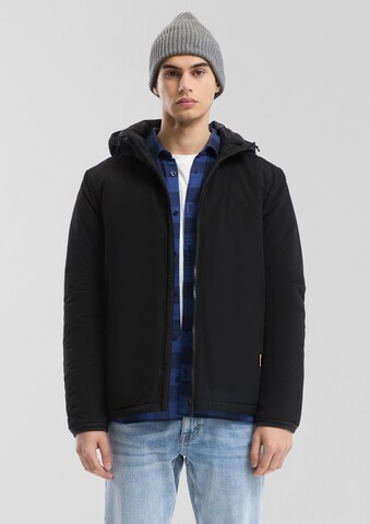 Veste d’hiver QS en noir : devant