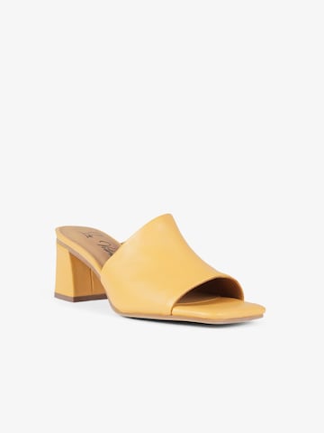 Sandalo di LA VITRINA in giallo
