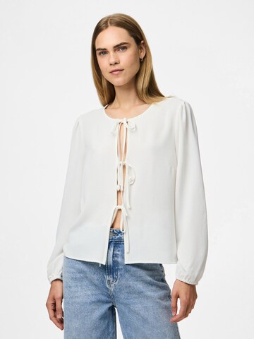 Chemisier 'PCTIFFANY' PIECES en blanc : devant