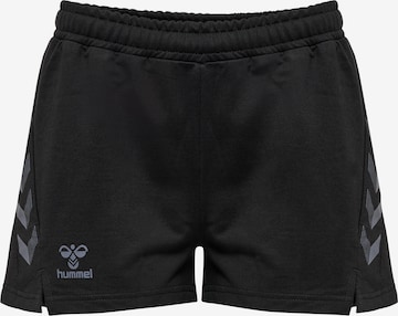 Hummel Sportshorts in Schwarz: Vorderseite