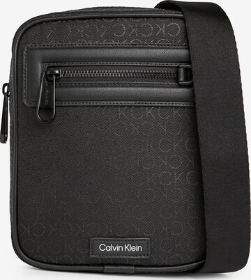 Calvin Klein Crossbody Bag in Black: front