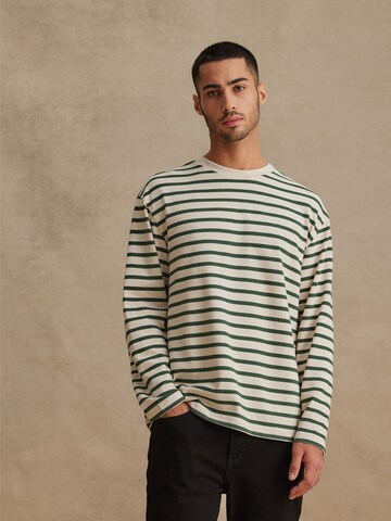 DAN FOX APPAREL - Camiseta 'Noah' en verde: frente